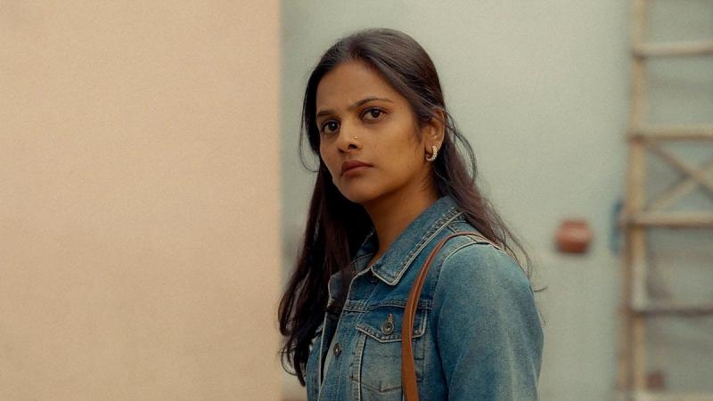 Bhanu Priyamvada as Sara in a denim jacket in Khidki Gaav