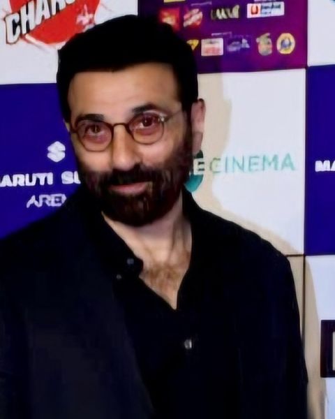 Sunny Deol in tinted glasses at an awards event