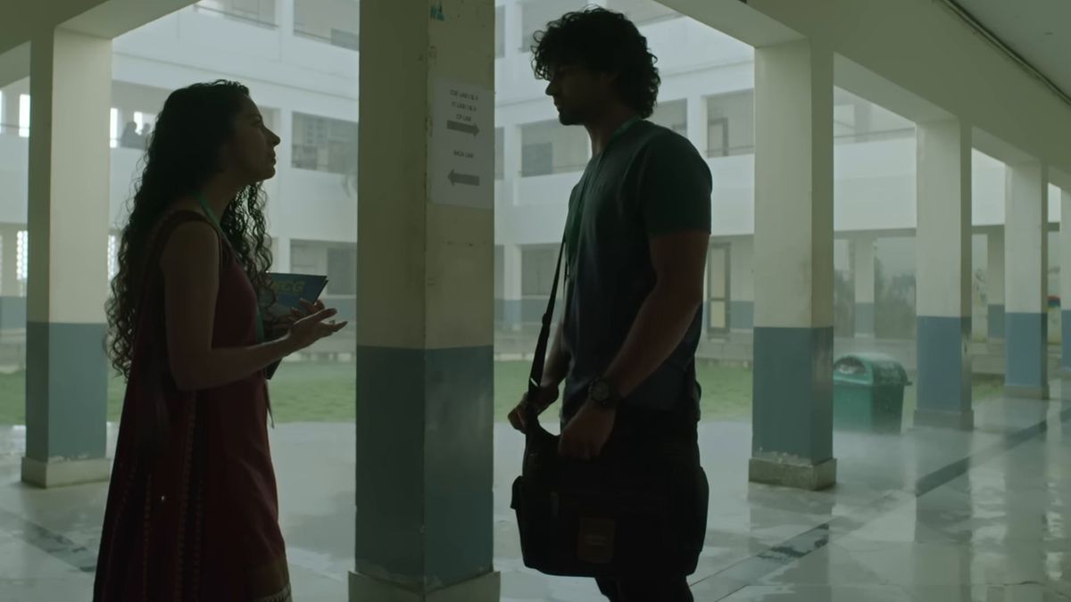 Darshana Rajendran and Pranav Mohanlal in a campus corridor in the Hridayam trailer