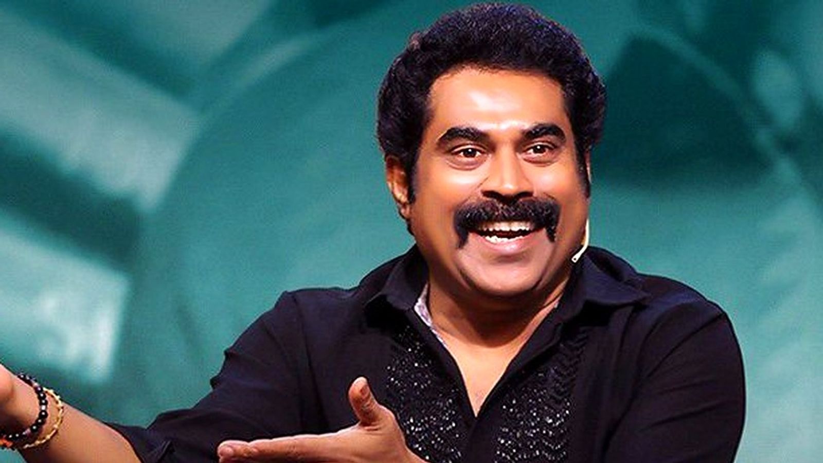 Suraj Venjaramoodu smiling on the Jailer 2 Super Show set