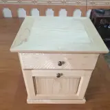 tủ kệ đầu giường gỗ tần bì đẹp hiện đại