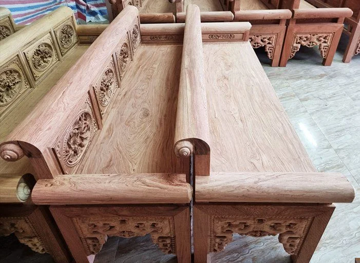 Bộ trường kỷ gỗ hương đá cỡ đại 2m17 vân gỗ tự nhiên sắc nét.