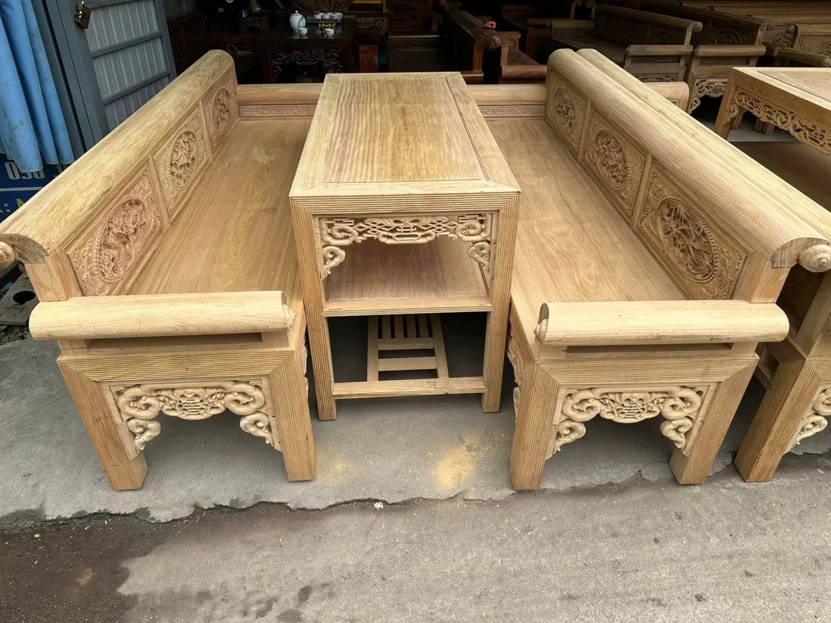 Tổng thể bộ trường kỷ gỗ gụ Lào đục Tứ Quý của Đồ Gỗ Trọng Hiếu.