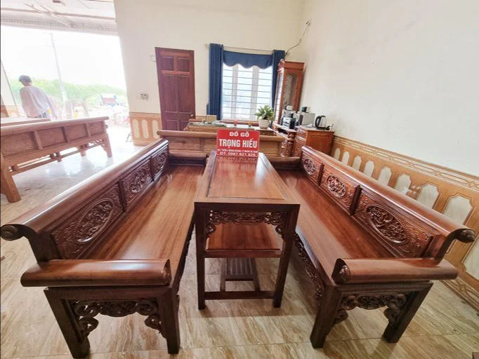 Kiểu dáng tổng thể bộ trường kỷ gỗ gụ Lào Đồ Gỗ Trọng Hiếu.