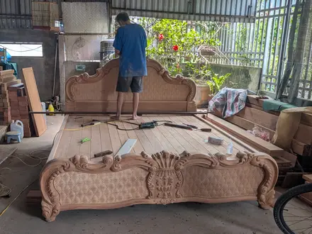 Giường gỗ gõ đỏ 1m8x2m vai dày 8cm hàng mộc tại xưởng Đồ Gỗ Trọng Hiếu