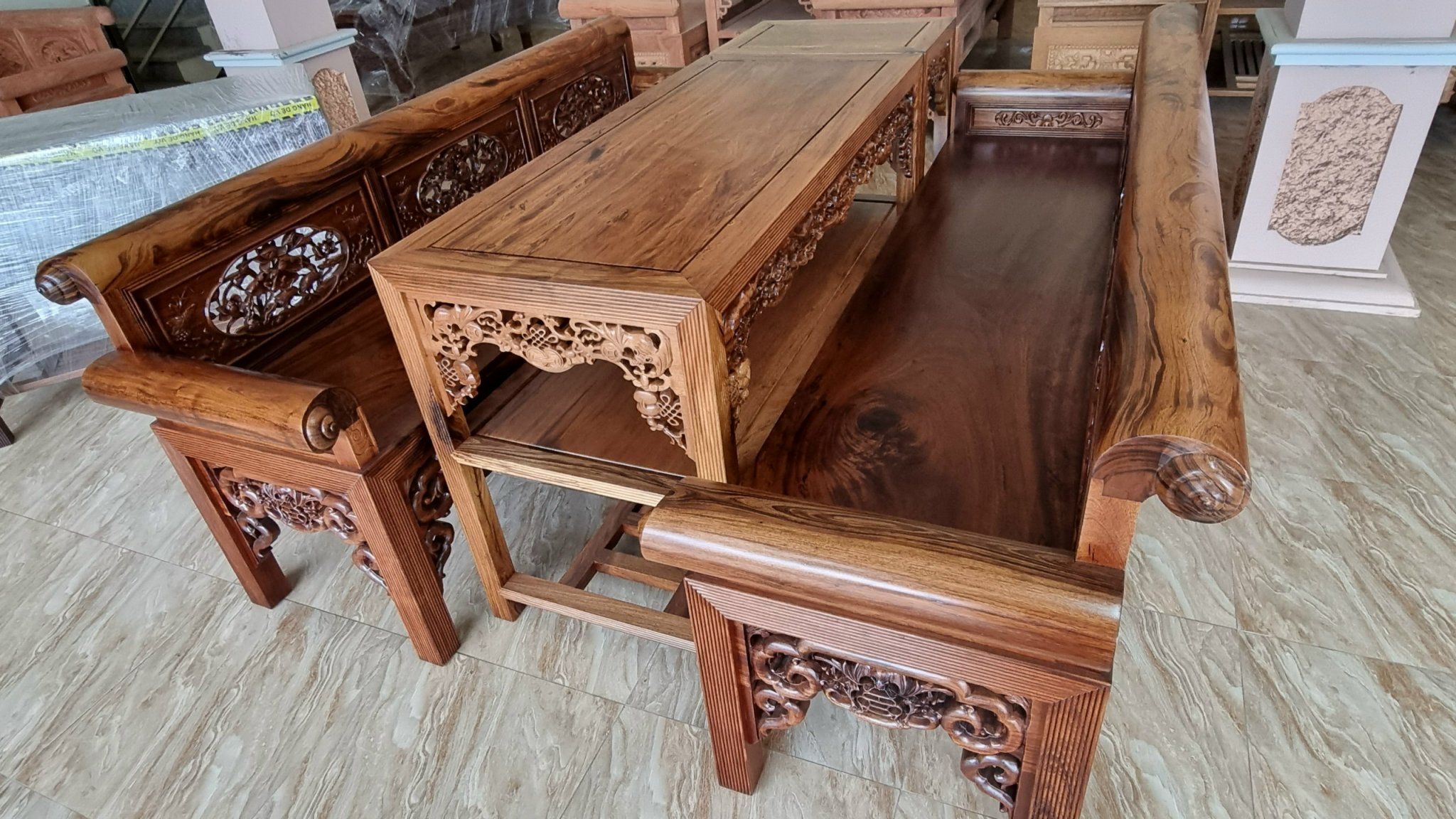 Kết cấu tổng thể Trường Kỷ Gỗ Gụ Ta Quảng Bình của Đồ Gỗ Trọng Hiếu.