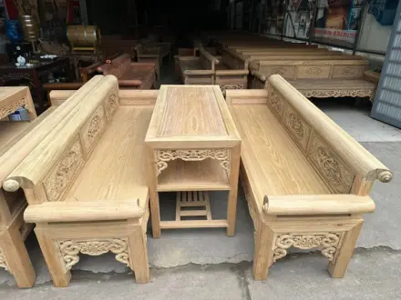 Trường kỷ gỗ Gụ Lào đục Tứ Quý thủ công tinh xảo của Đồ Gỗ Trọng Hiếu.