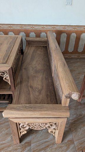 Dáng trường kỷ gỗ gụ Lào Đồ Gỗ Trọng Hiếu nhìn từ góc bên.