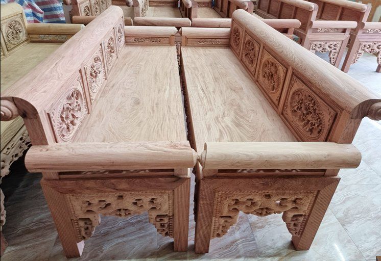 Trường kỷ gỗ hương đá truyền thống chạm khắc thủ công tại Đồ Gỗ Trọng Hiếu.