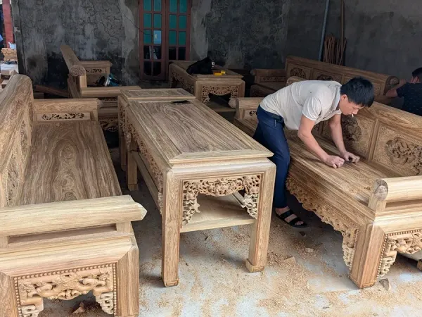 Bộ trường kỷ gỗ gụ Lào chân vấu, vân tuyển chọn từ xưởng Đồ Gỗ Trọng Hiếu.