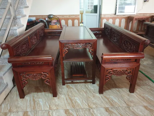 Trường kỷ gỗ Gụ Lào 1m97 đục tay thủ công tại Đồ Gỗ Trọng Hiếu.