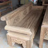 Góc nghiêng bộ trường kỷ gỗ gụ Lào chân vấu dài 2m37 của Đồ Gỗ Trọng Hiếu.