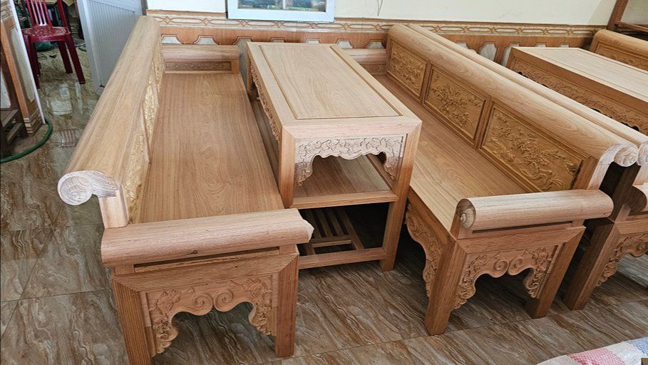 Trường kỷ gỗ Gụ Lào 2m19 đục tay tích Tứ Quý nền tại Đồ Gỗ Trọng Hiếu.