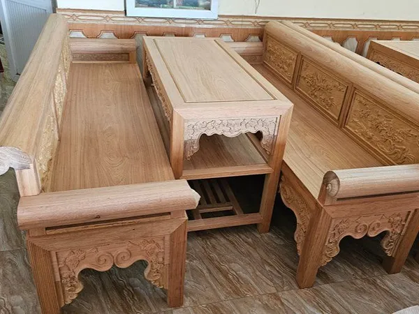 Trường kỷ gỗ Gụ Lào 2m19 đục tay tích Tứ Quý nền tại Đồ Gỗ Trọng Hiếu.