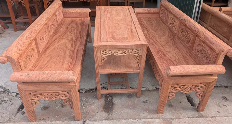 Có nên mua trường kỷ cũ không? Ưu nhược điểm & lời khuyên từ thợ xưởng mẫu trường kỷ gỗ gụ đẹp bán tại xưởng uy tín