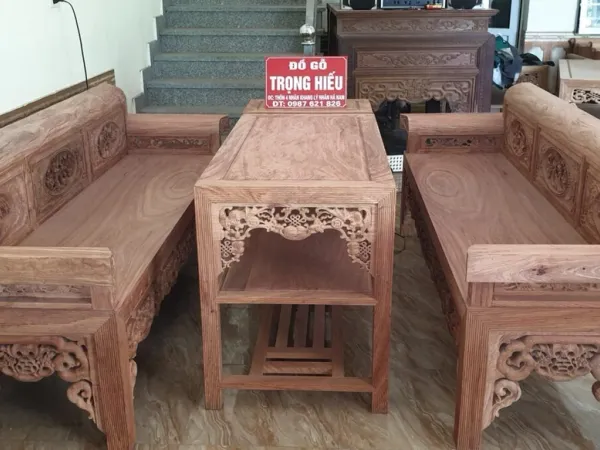Trường kỷ gỗ Hương Đá vân thửa đục tay thủ công của Đồ Gỗ Trọng Hiếu.