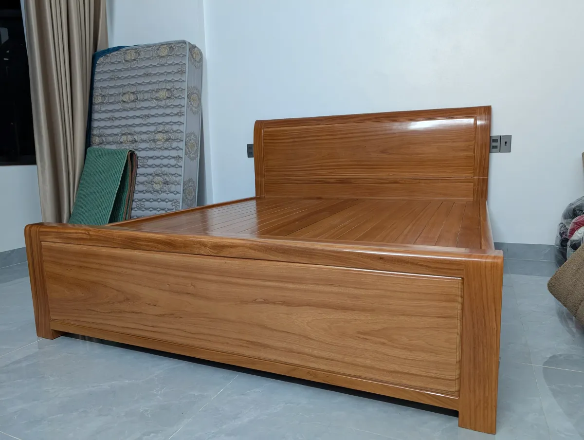 Giường gỗ gụ tự nhiên thiết kế đơn giản chắc chắn