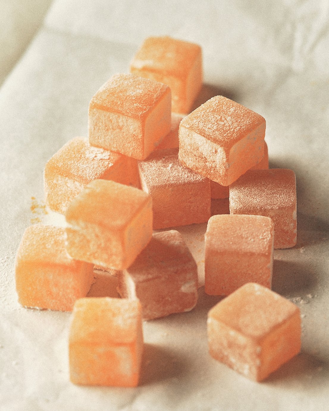 7mg Delights made with summer-harvested fresh peach and sun-grown flower rosin.