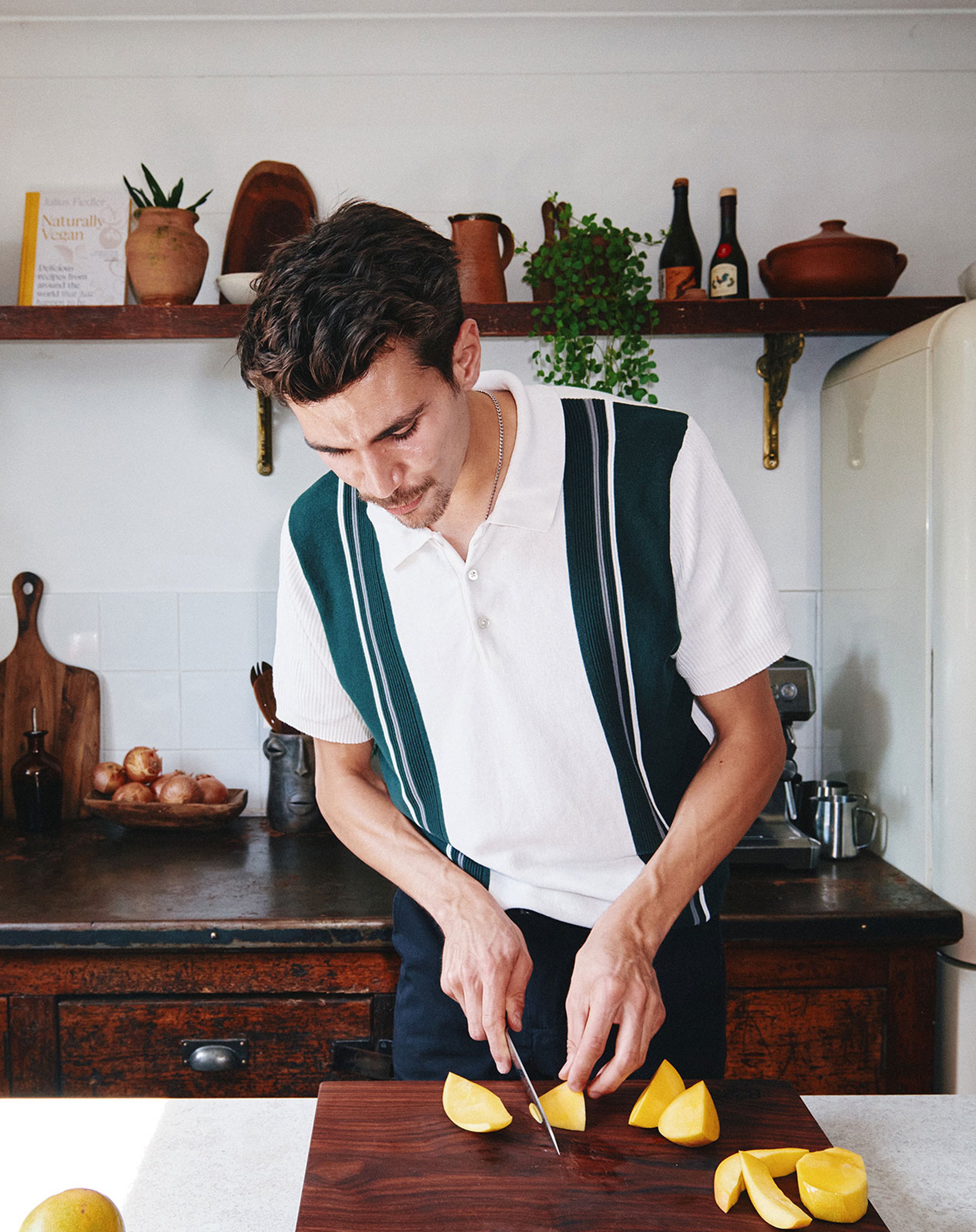 California mango, sunshine-colored sea berries, infused with a curcumin-rich turmeric, cambodian black pepper, urfa chili and Icelandic geothermal salt. The result is a sweet and savory delight with superfood benefits.