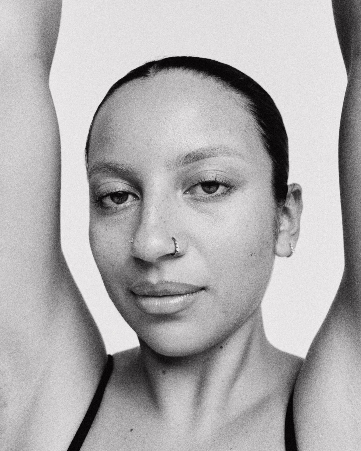 A full-spectrum topical that engages the body’s cannabinoid pathways to hydrate, soothe aches and pains, restore comfort, and support healthy skin aging and dermal balance. 