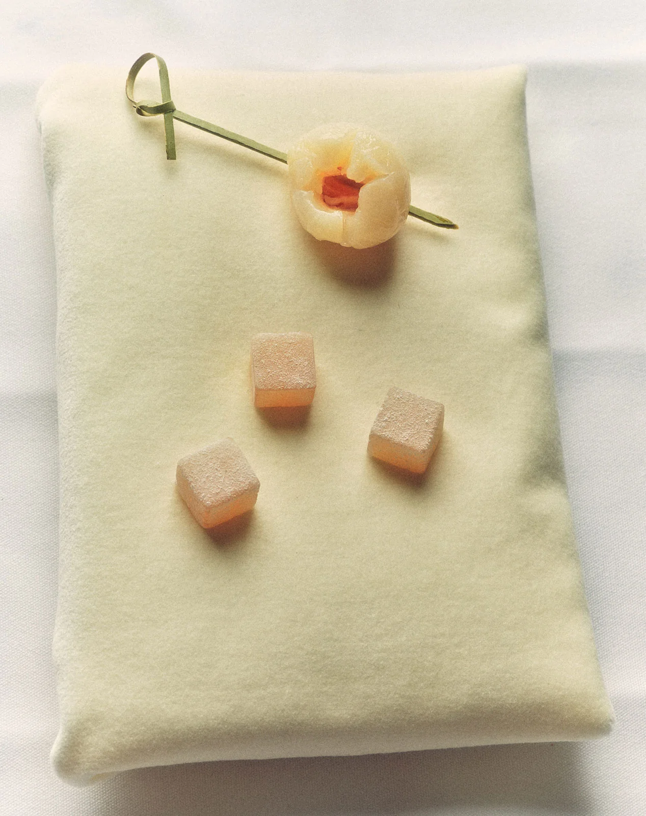 A twist on our fan-favorite Rose Singles, with low-dose effects