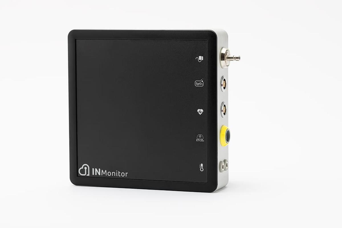 Monitor multiparamétrico veterinário INmonitor com portas de SpO₂, ECG, ETCO₂ e temperatura