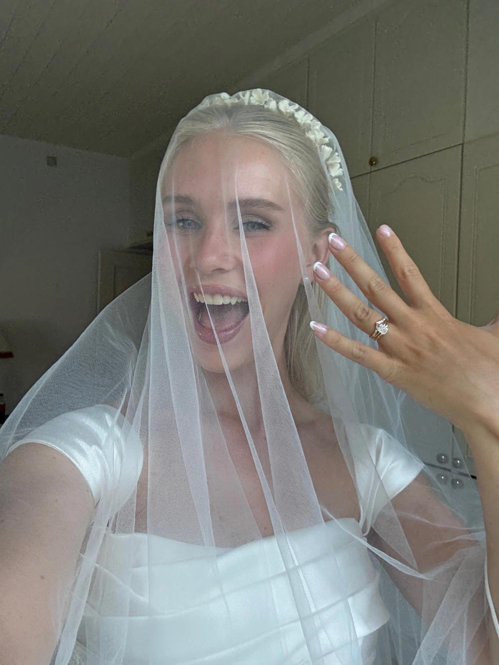 End of year proposal - unique Lab-grown diamond ring