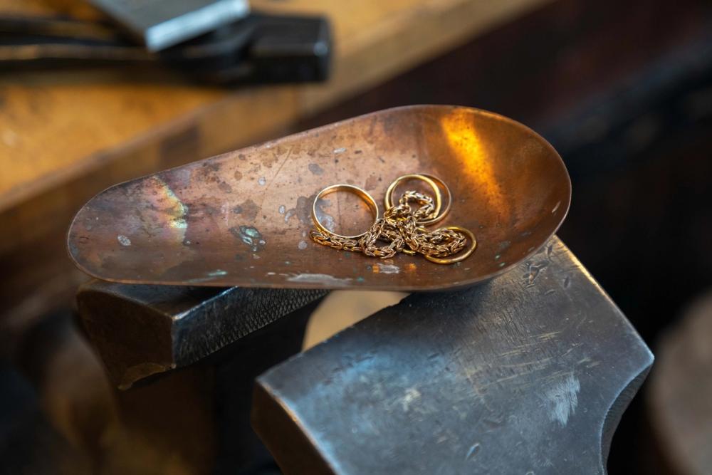 Resirkulert gull – et ærlig blikk bak merkelappen