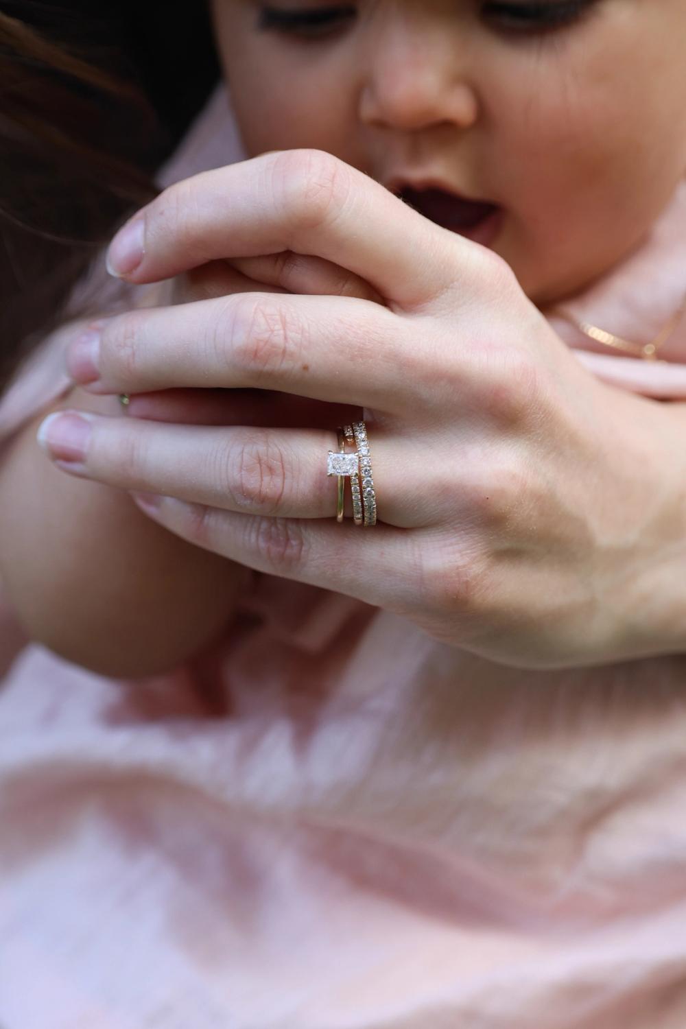 Lab Grown Stacking fra Nangi: Swan Radiant Diamond Ring 1.00 Carat, Diamond Snake Tail Ring og Eternity Swan Band