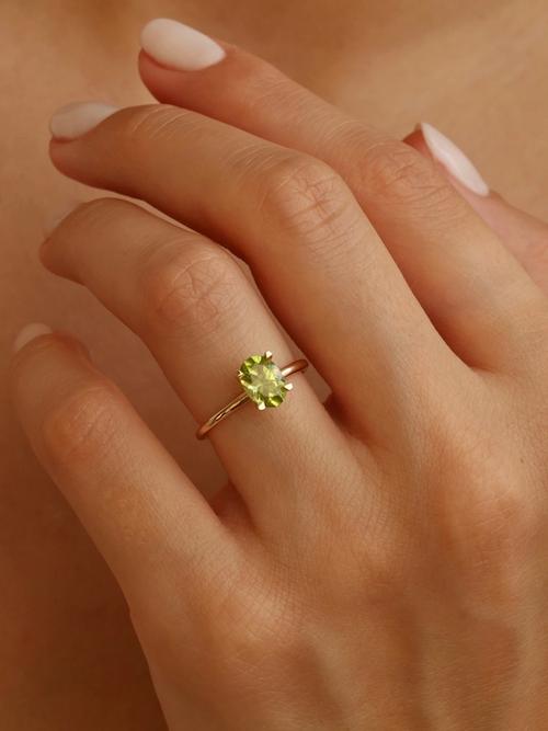 August Birthstone: Peridot