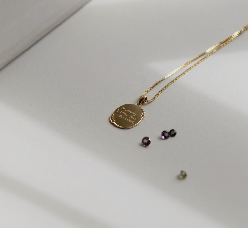 Nangi Heirloom Medallion Pendant i 14K gult gull