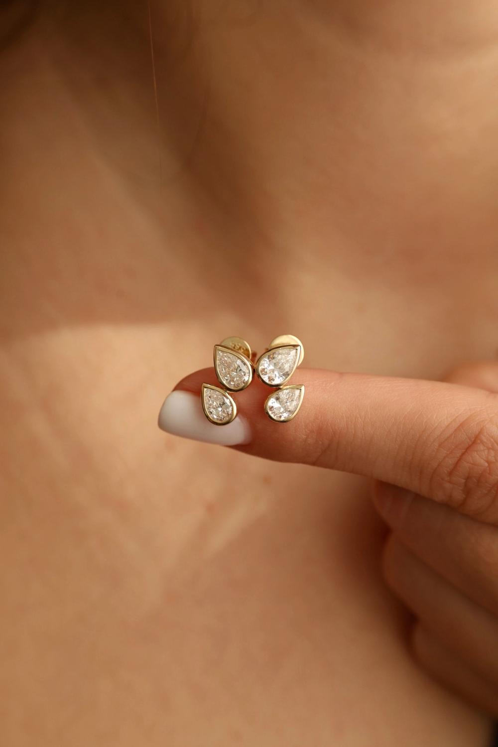 lab-grown diamond pear cut earrings