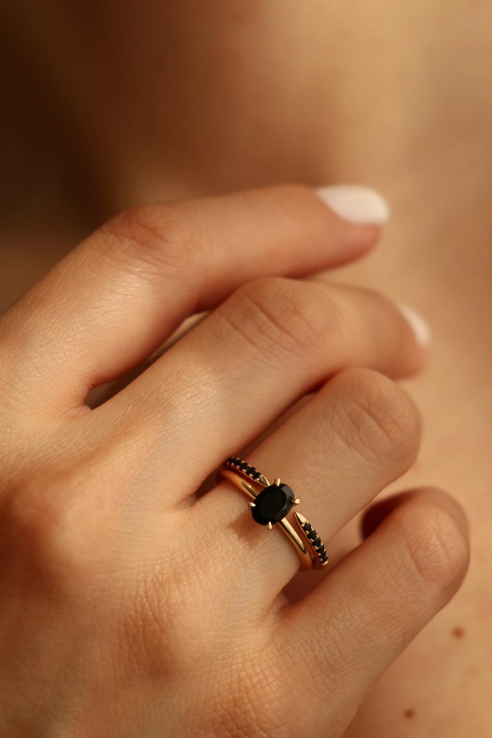 black sapphire ring yellow gold