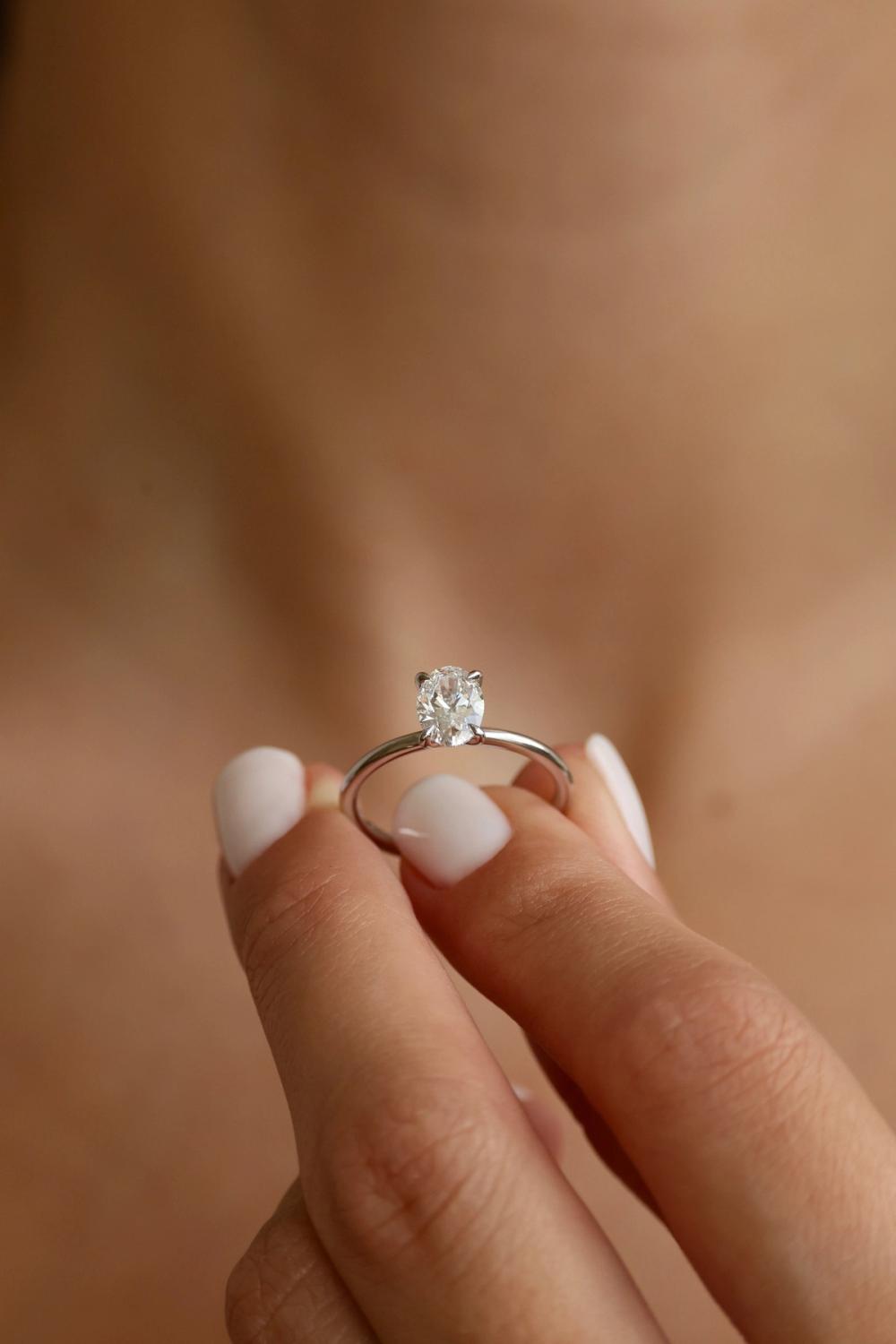 Oval lab-grown diamond set in 14K White Gold