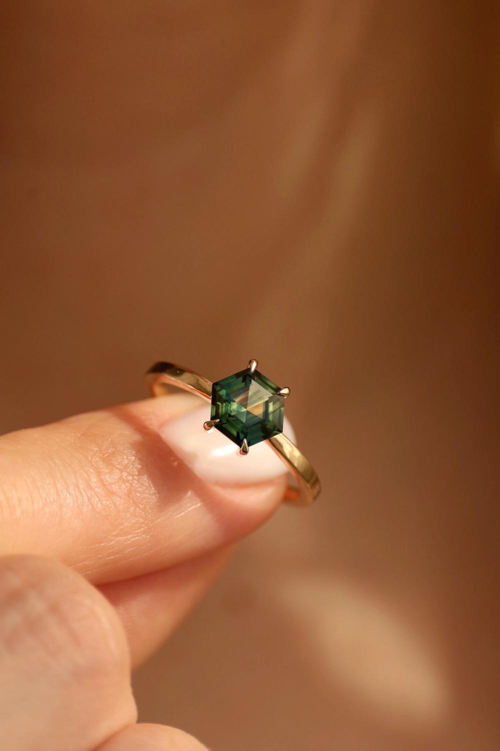 Hexagon Green Sapphire Nangi