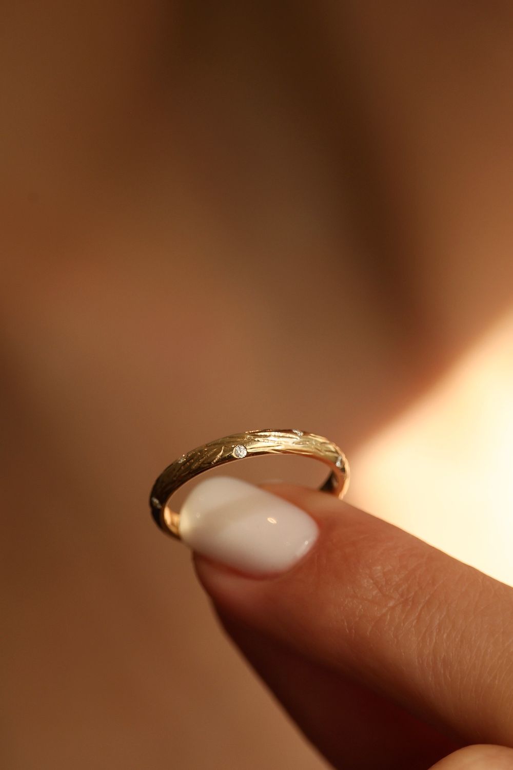 Texture Gold Ring with Diamonds