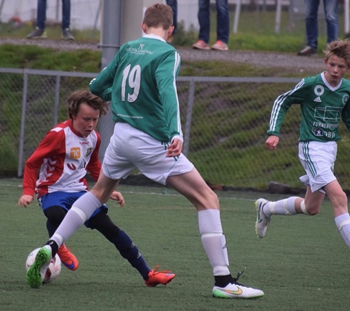 Sondre Holmlund Ørjasæter hadde ikke høyden med seg tidlig i ungdomsfotballen.