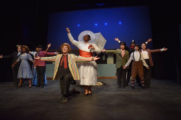 Mary Poppins a Hit!