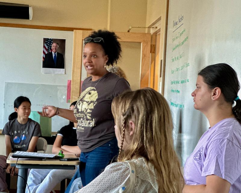 Dean of Equity and Inclusion Paula Lima Jones led students in discussion and deep listening as they explored pathways and barriers to building and being in community in the aftermath of increased political polarization.