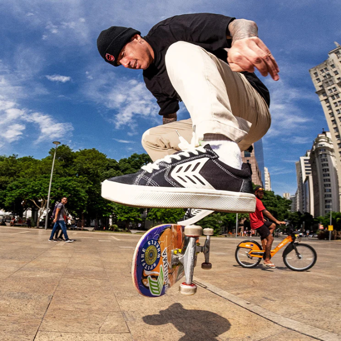 7 Best Sustainable Alternatives To New Balance Shoes