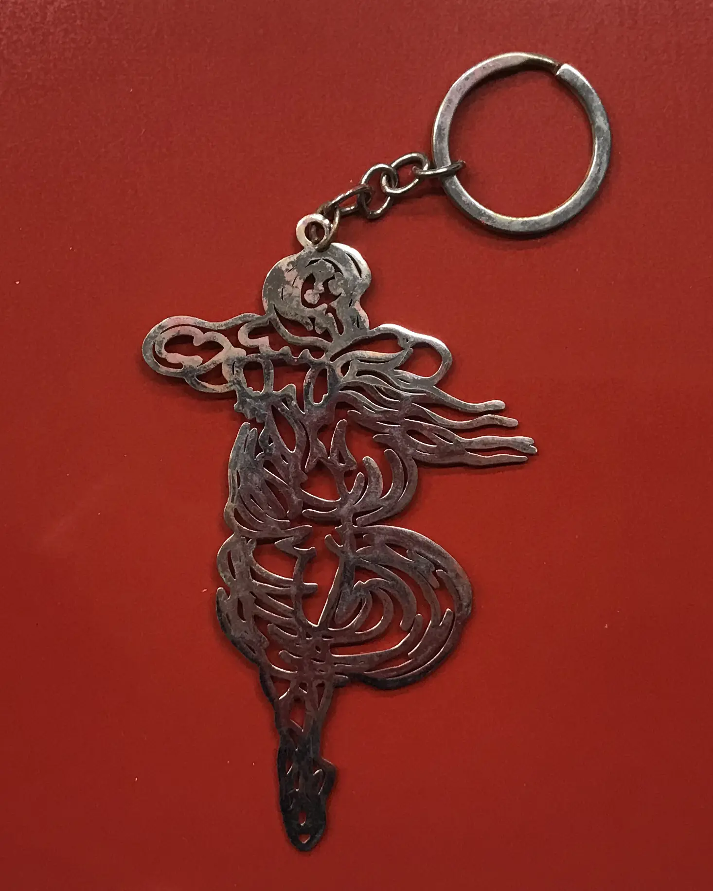 Pour chacune de « ses danseuses », l’artiste a fait produire un porte-clé unique qui reprenait les dessins de Valentine Gross.