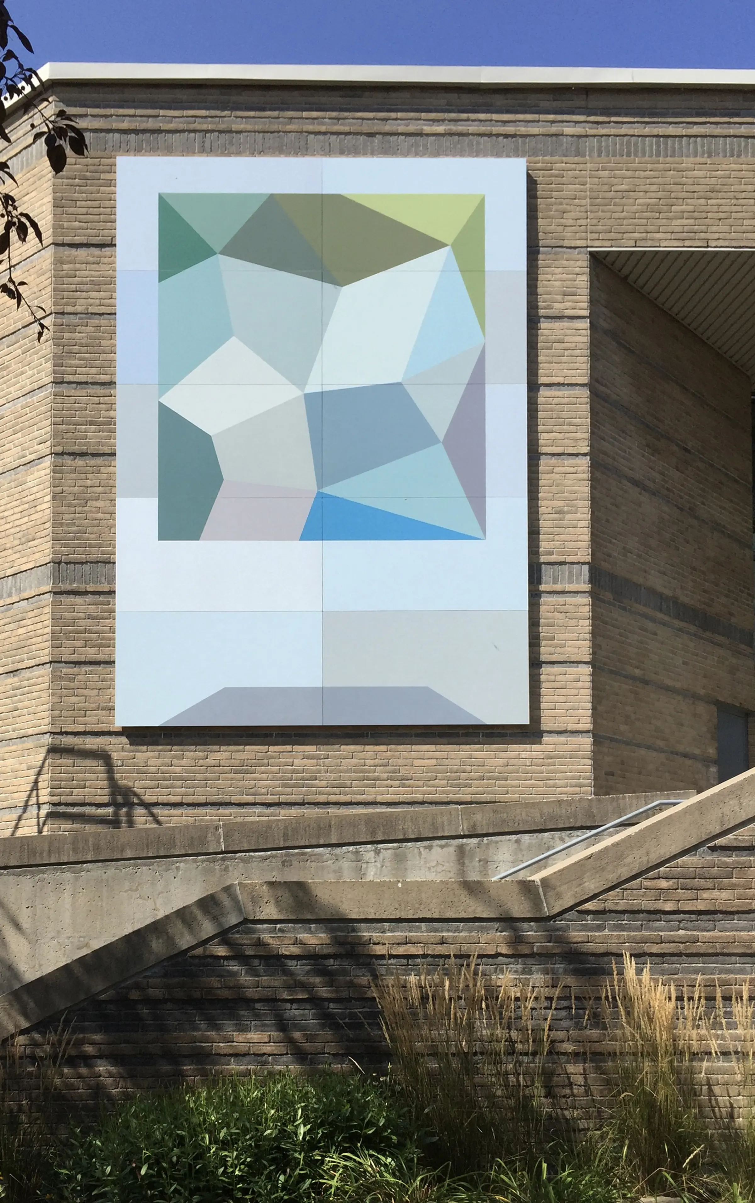 Belmont, vue de face corrigée