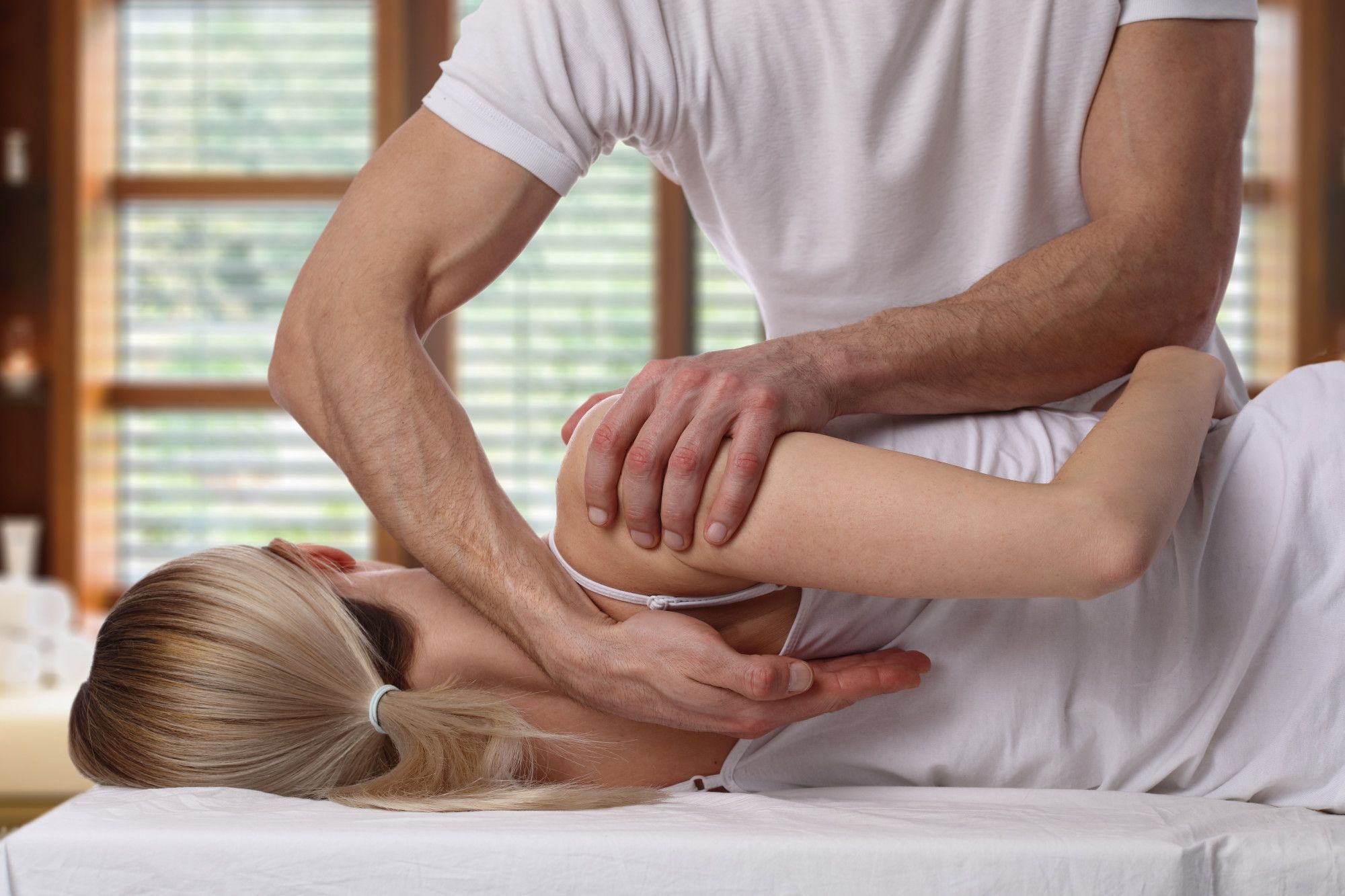 Should I See a Chiropractor? 7 Signs That It's Time