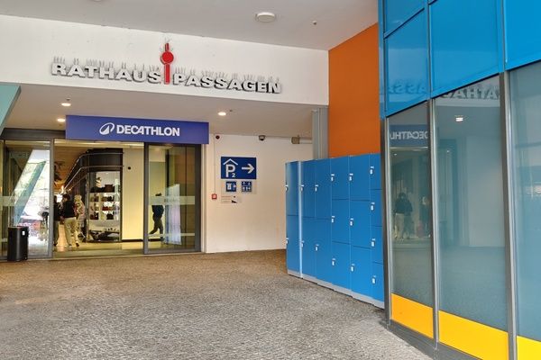 Luggage Storage Berlin - Rathauspassagen at TV Tower