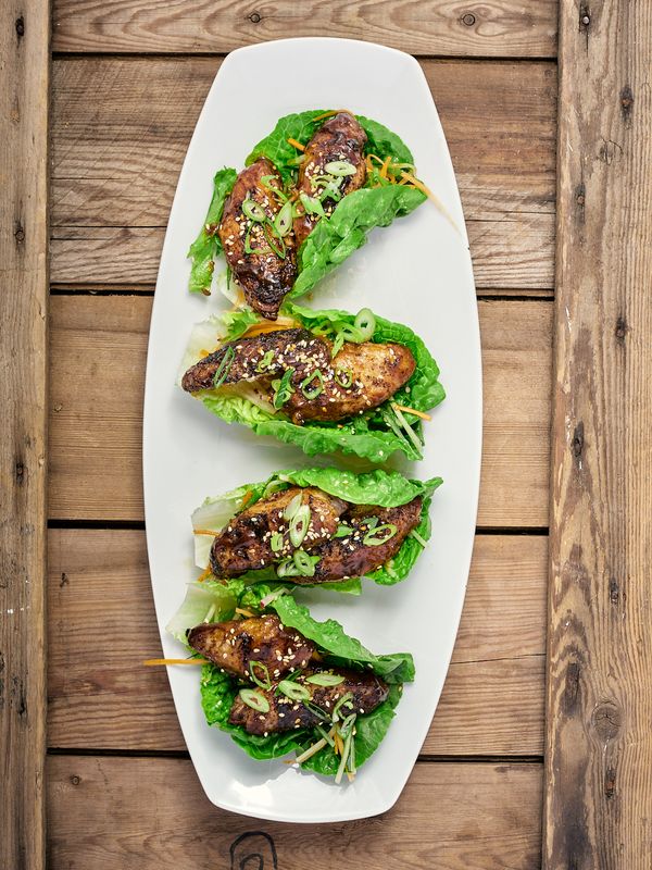 Kyllingvinger i hjertesalat