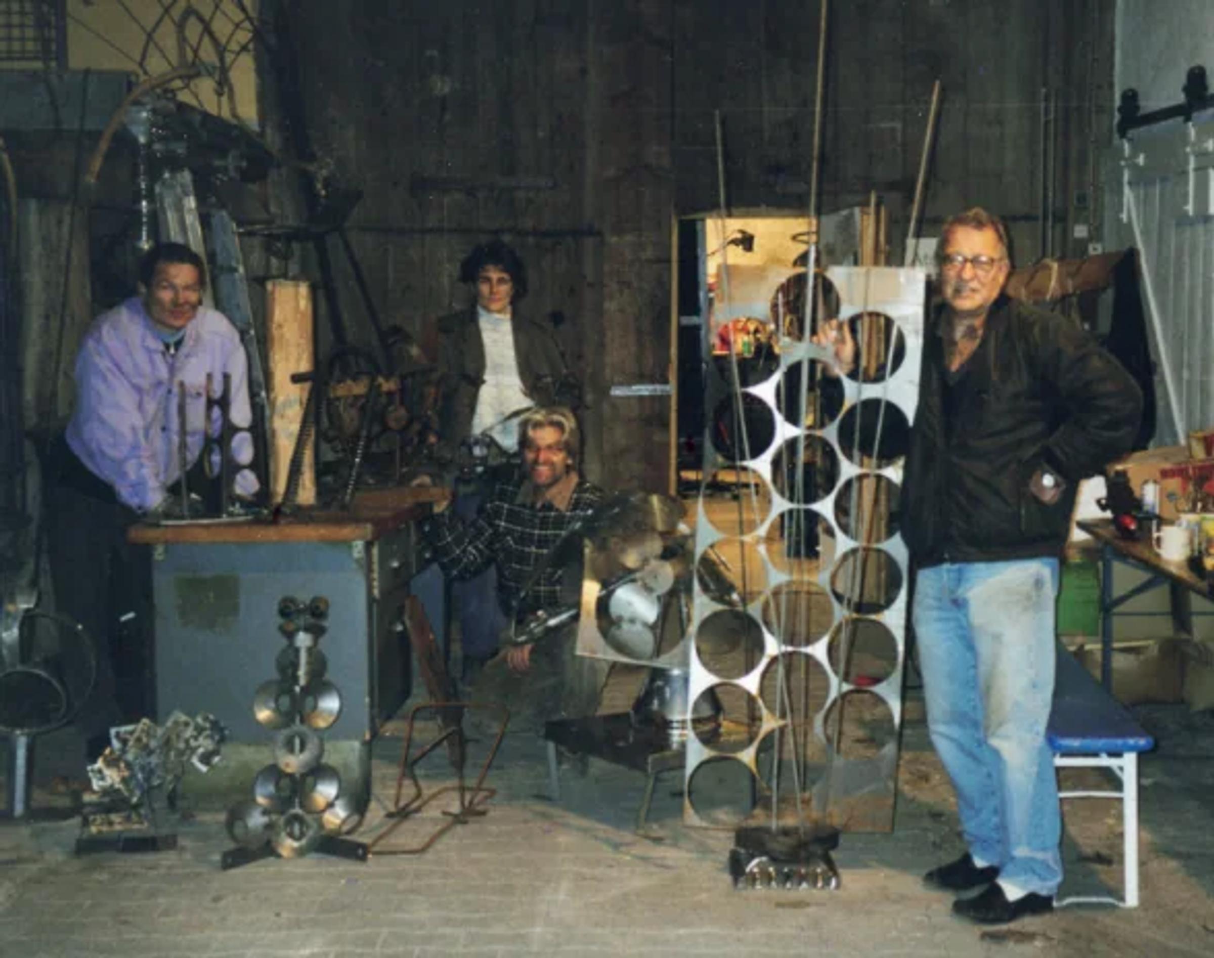 Hilko Weerda mit Teilnehmern eines Schweißkurses in Merdingen, 2003
