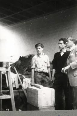 Hilko Weerda mit Professor Hans Wimmer und einem Akademieschüler