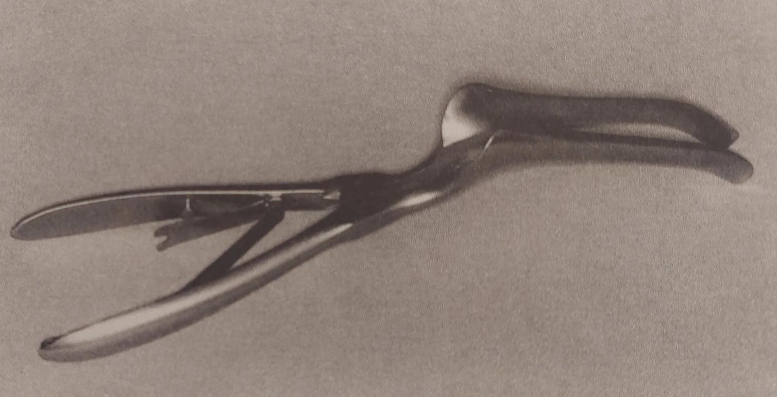 Spreading speculum for tracheotomy.