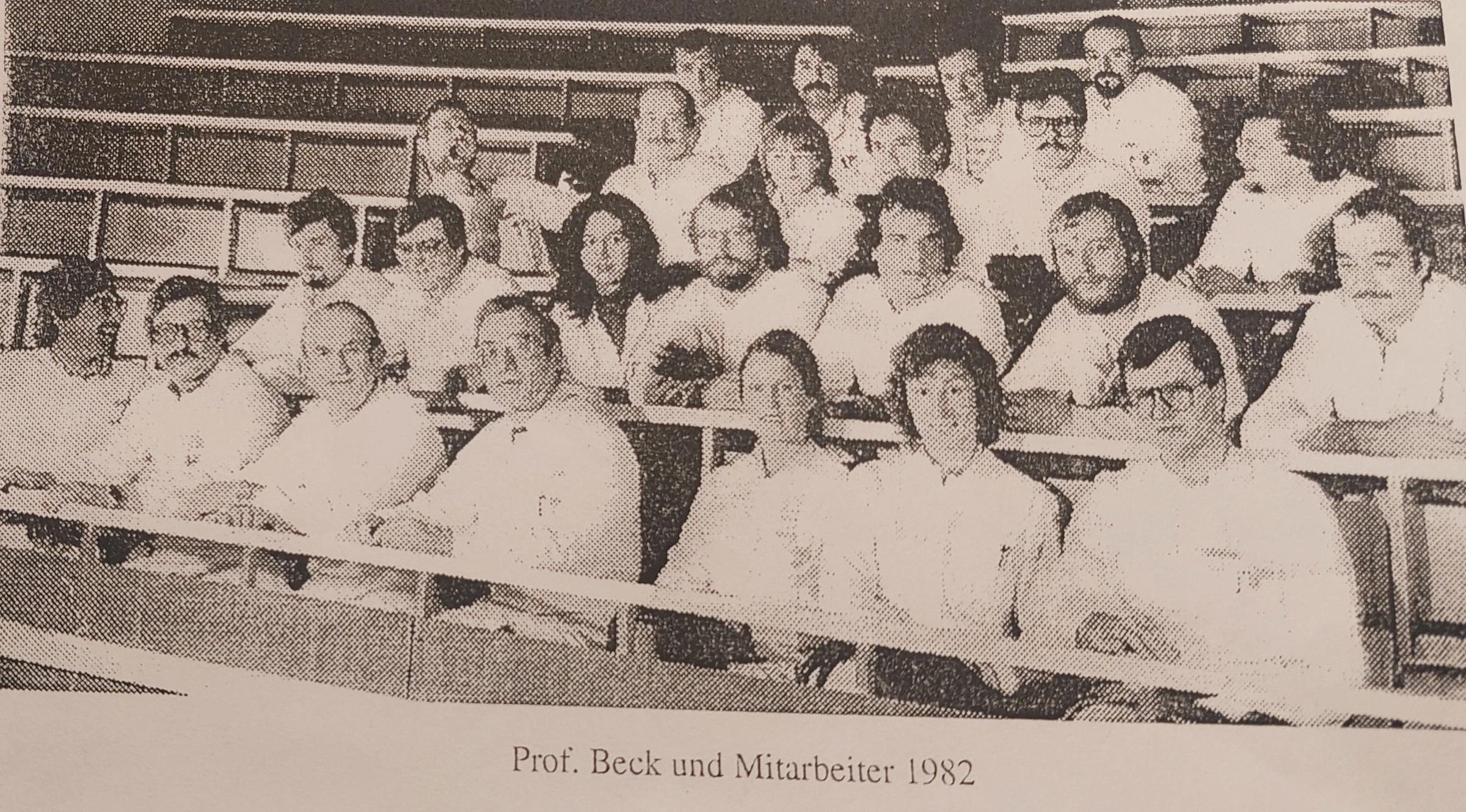 Professor Chlodwig Beck with the Freiburg clinical team in 1982.