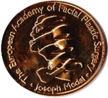 Bronze-coloured Jacques Joseph Medal with a plastic-surgery profile motif.